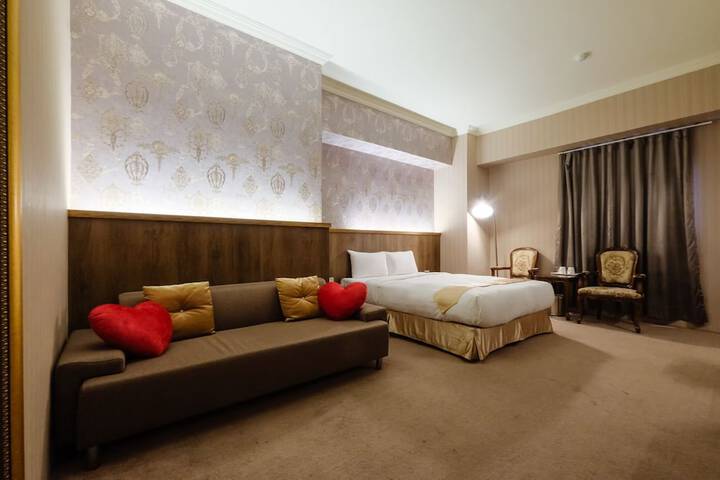 Room 8 of 47