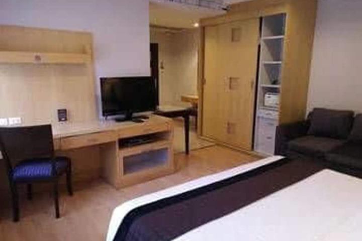 Room 8 of 60