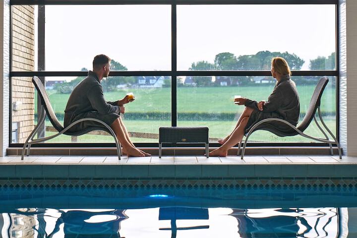 Hotel with Pool