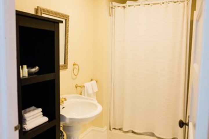 Room 123 of 130