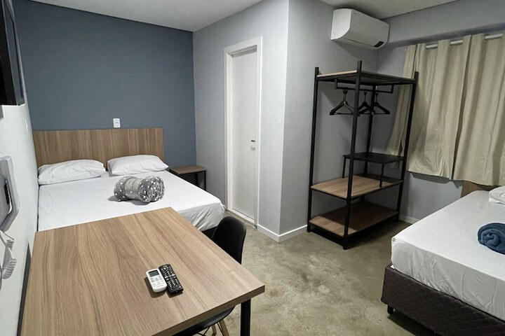 Room 4 of 80