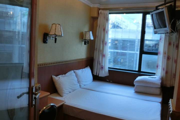 Room 15 of 49