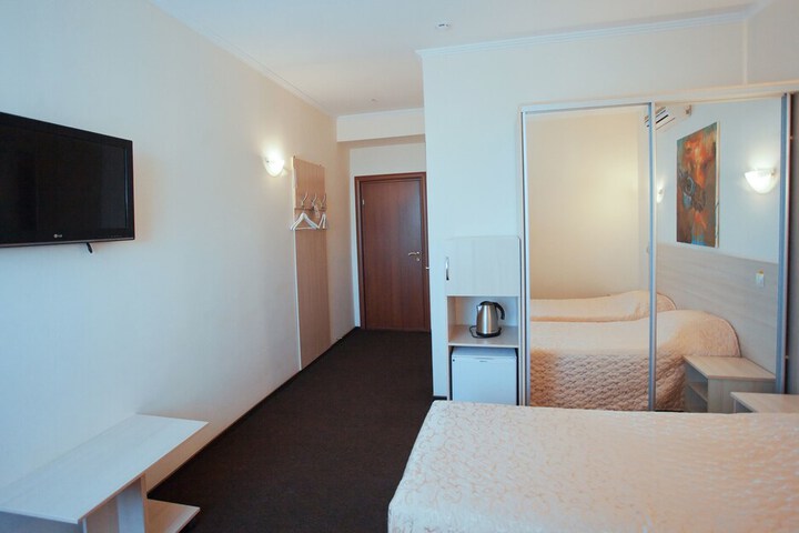 Room 15 of 36