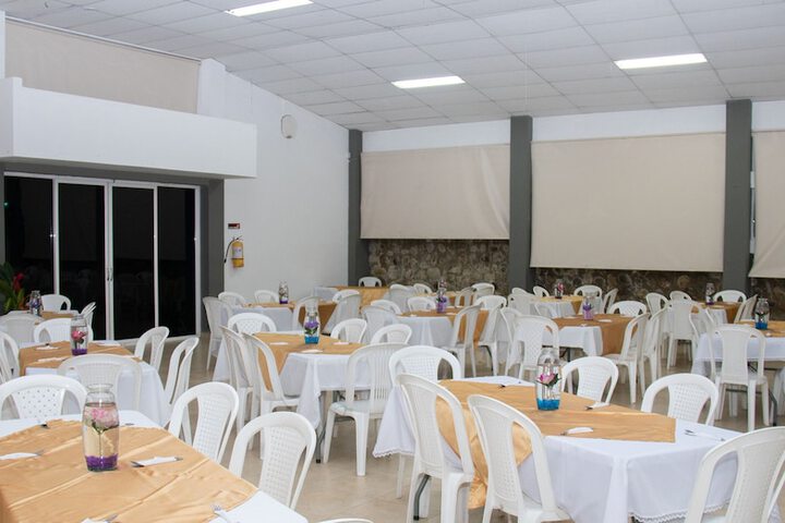 Ballroom/Hall 40 of 47