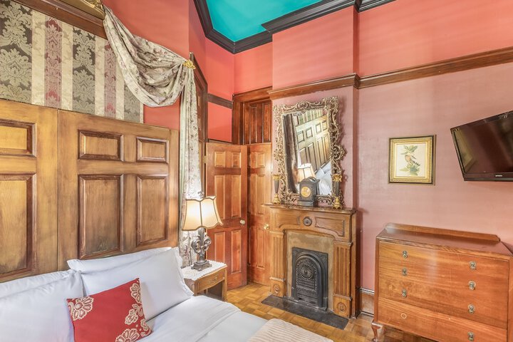 Room 4 of 40