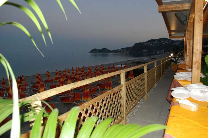 Terrace/Patio 8 of 27