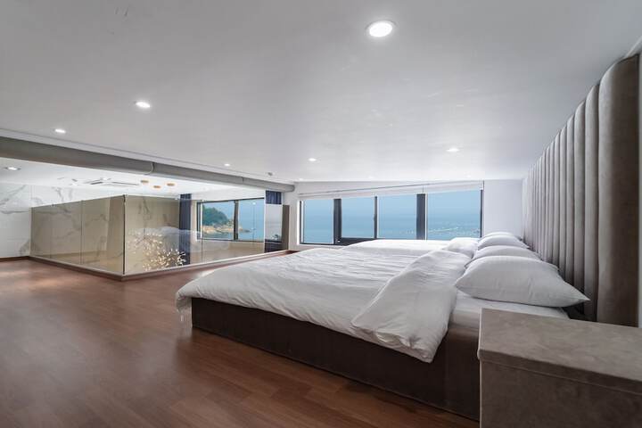 Room 49 of 60
