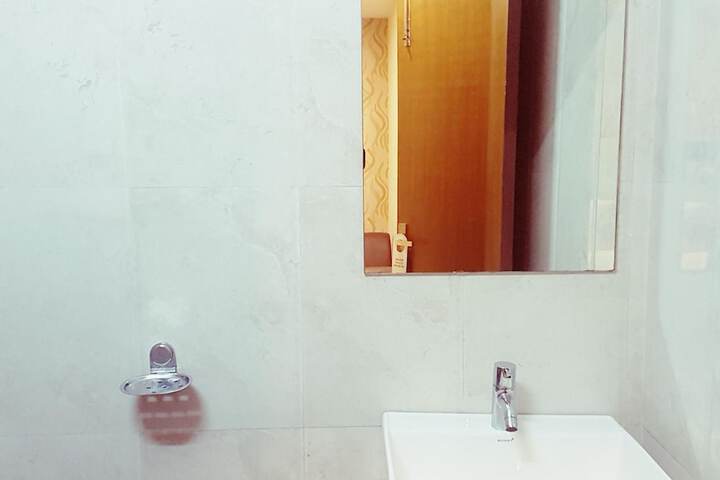 Room 21 of 39