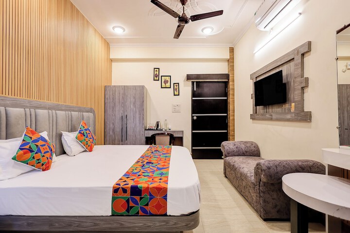 Room 15 of 37