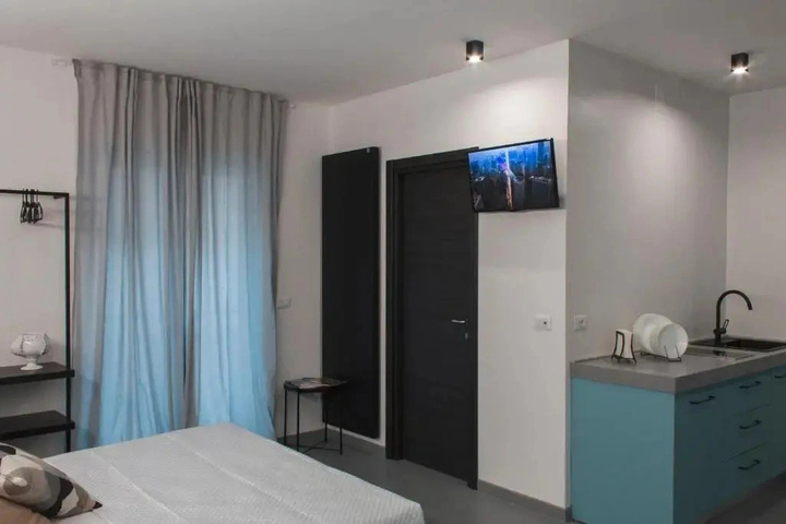 Room 3 of 16