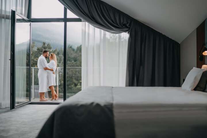 Room 6 of 32