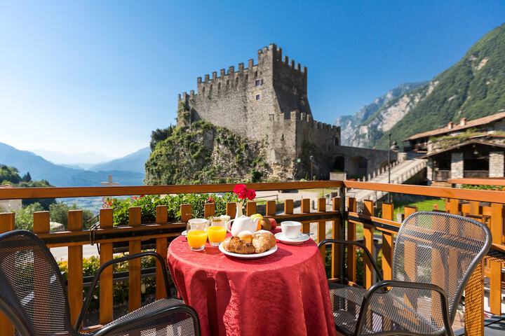Hotel Antica Croce in Tenno