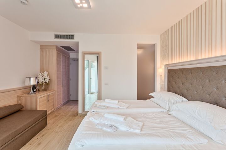 Room 10 of 39
