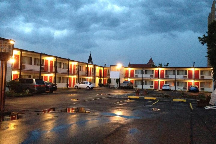 Hotel 20 of 24