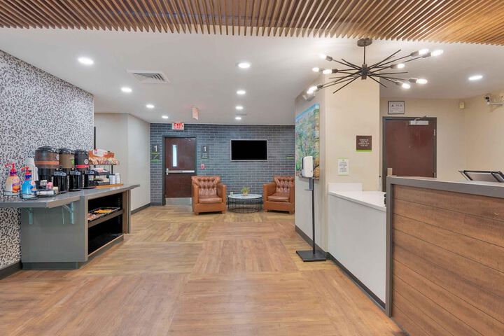Entrance & Lobby