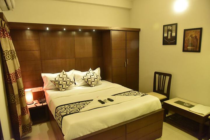 Room 17 of 33