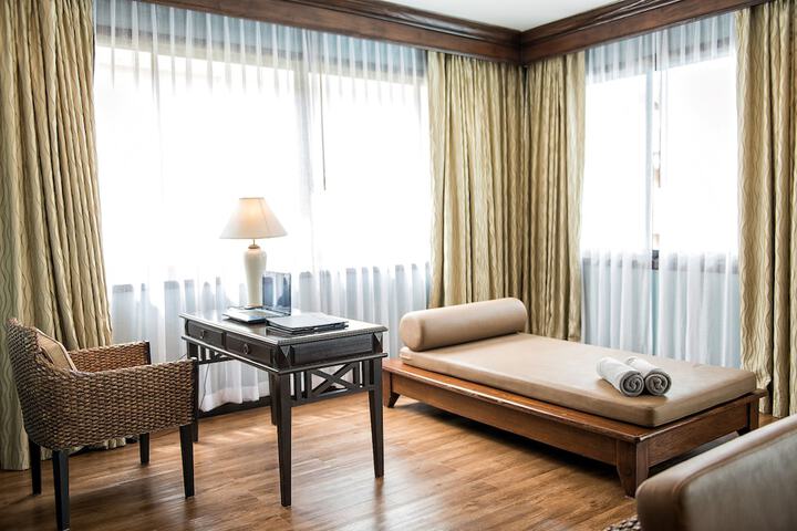 Room 51 of 108