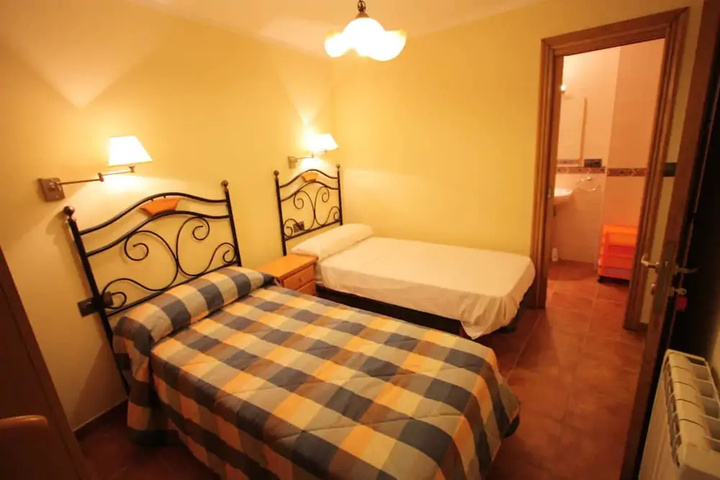Room 2 of 13