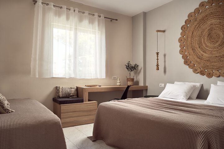 Room 2 of 23