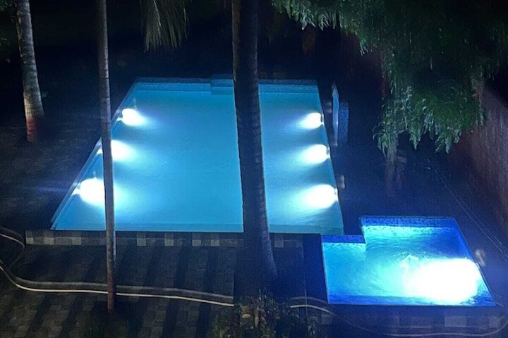 Pool 10 of 16