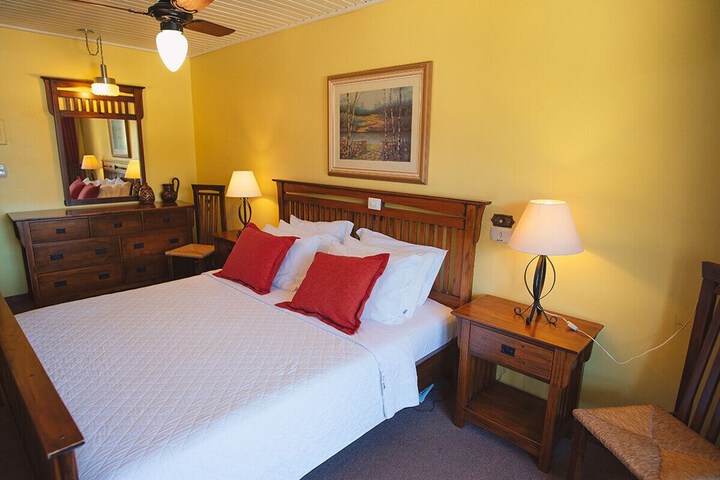 Room 47 of 130