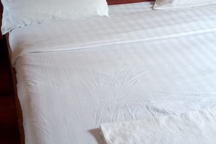 Room 4 of 14
