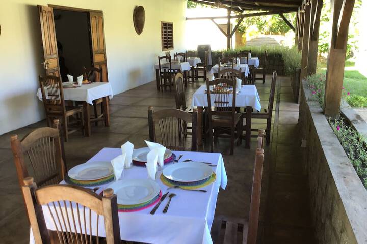 Dining 11 of 19