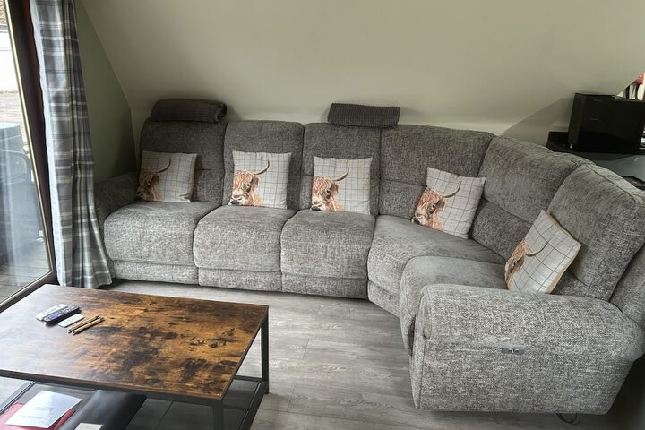 Lounge 21 of 49