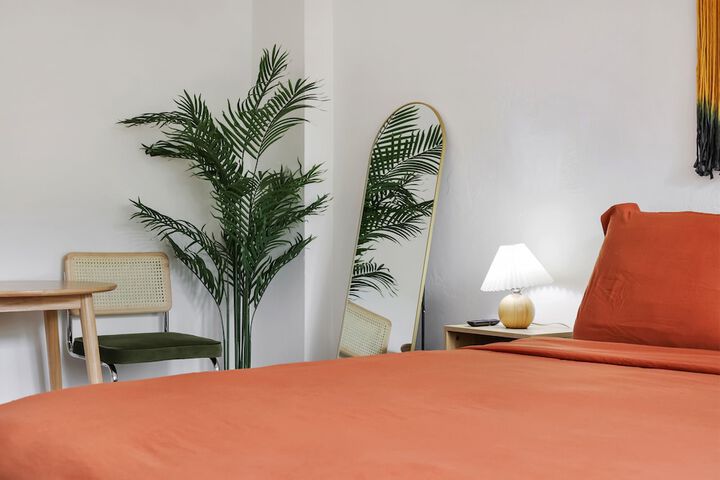 Room 33 of 50