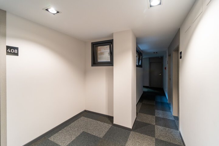 Ballroom/Hall 72 of 99