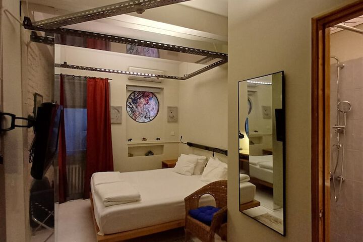 Room 30 of 73