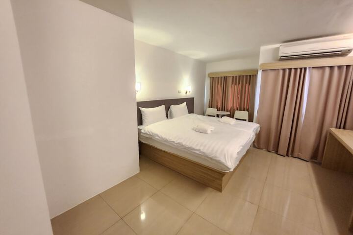 Room 18 of 78