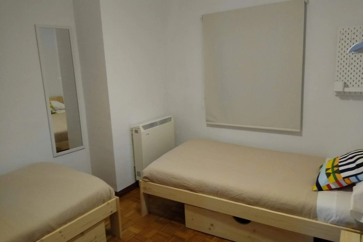 Room 5 of 8