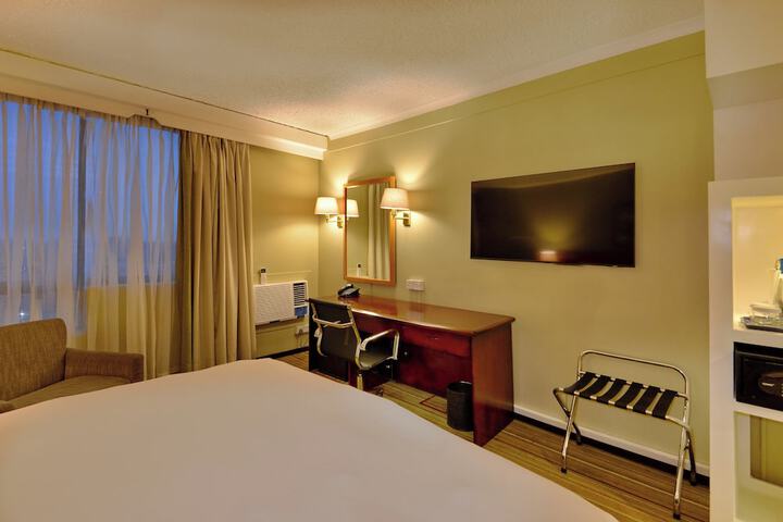 Room 37 of 128