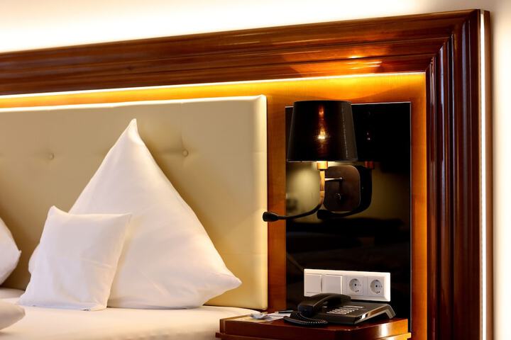 Room 6 of 34
