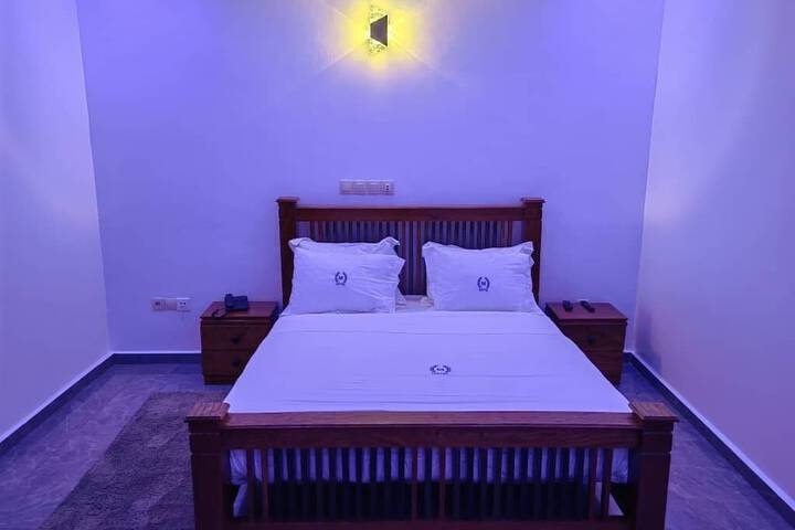 Room 11 of 25