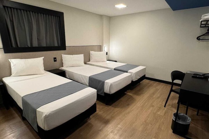 Room 12 of 23