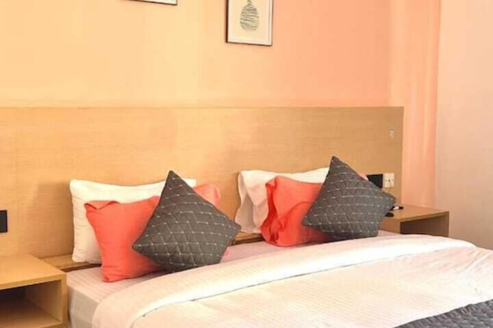 Room 4 of 49