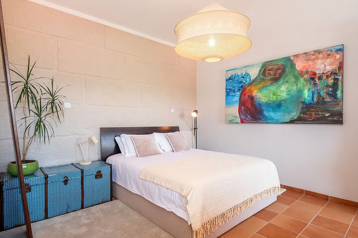 Room 18 of 118