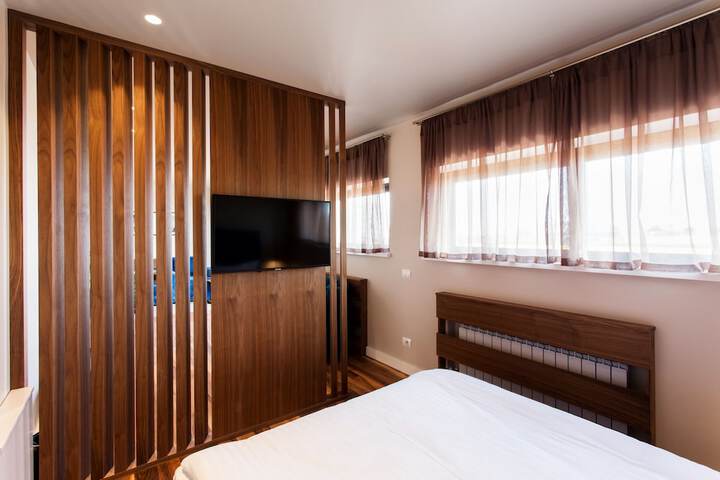 Room 25 of 83