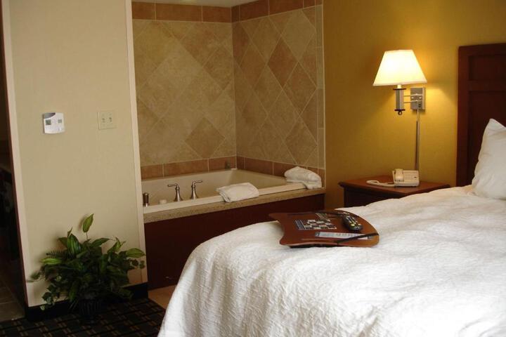 1 King Bed (1 of 19)