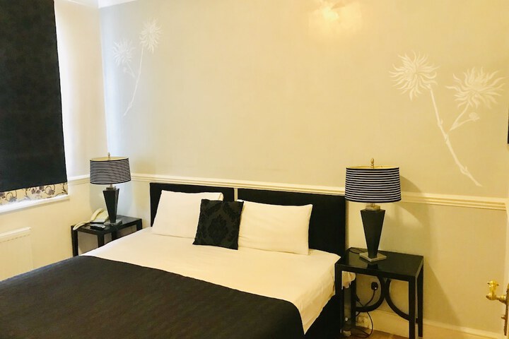 Room 5 of 39