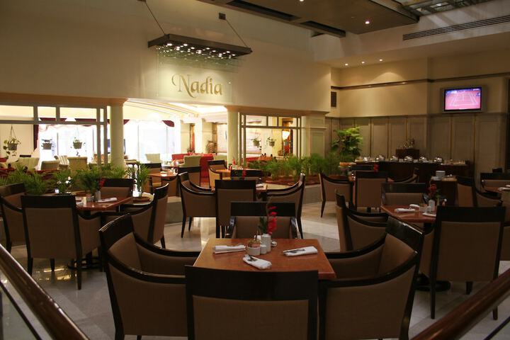 Dining 59 of 80