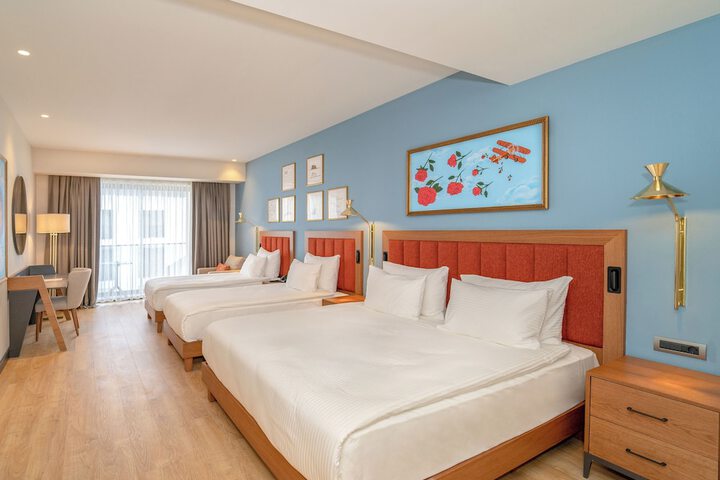 Room 6 of 75