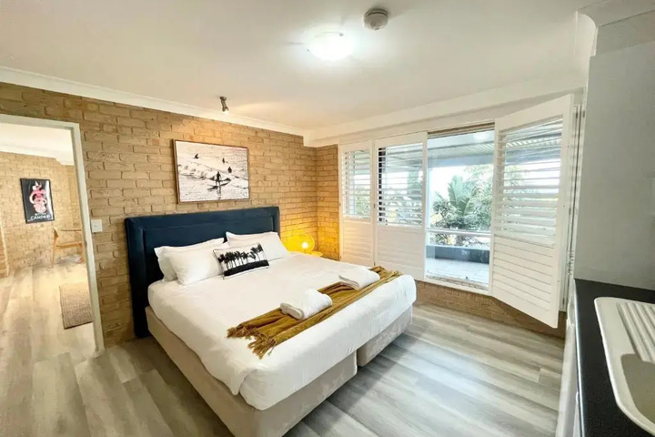 Room 2 of 11