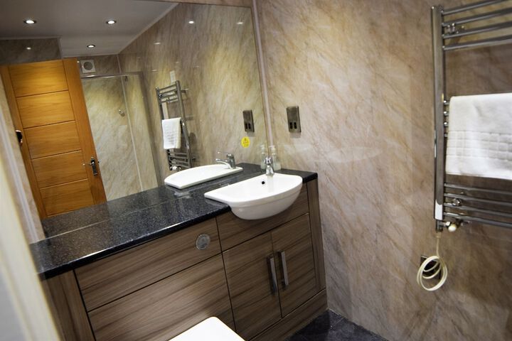 Room 15 of 24