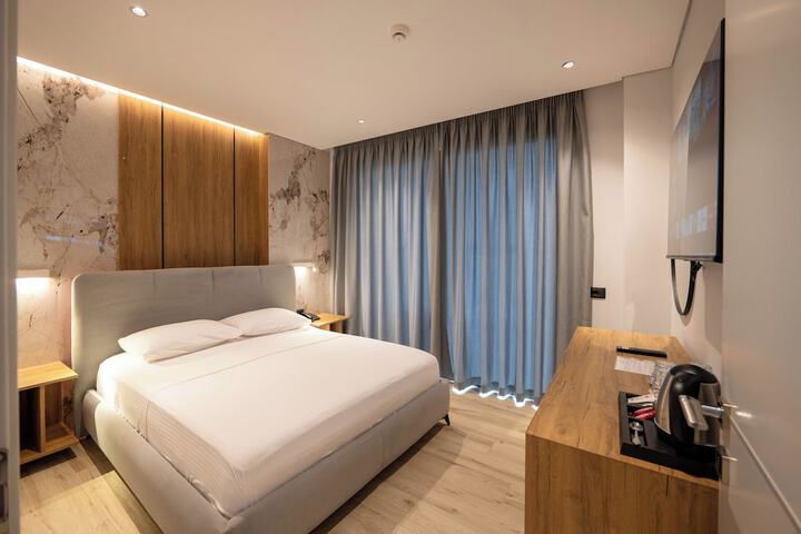 Room 18 of 112