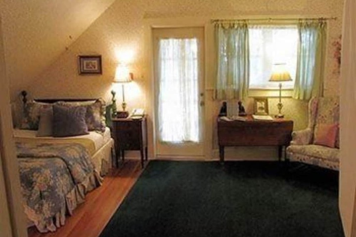 Room 7 of 48