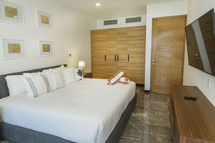 Room 51 of 156