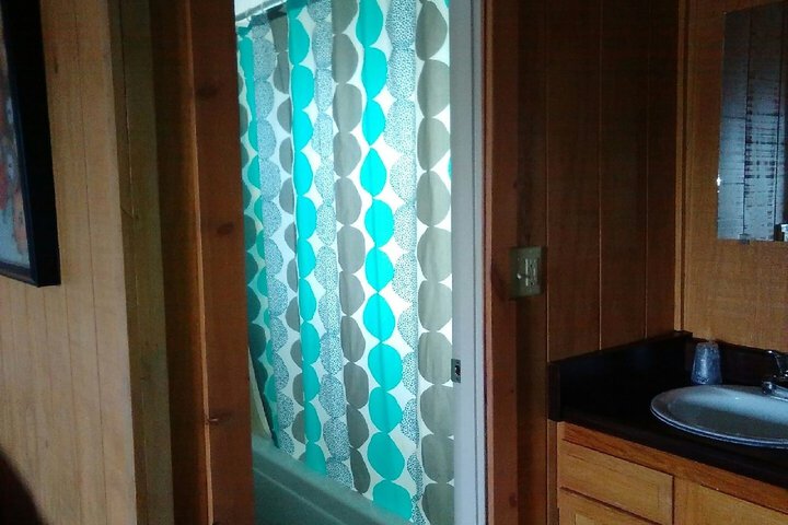 Room 17 of 28